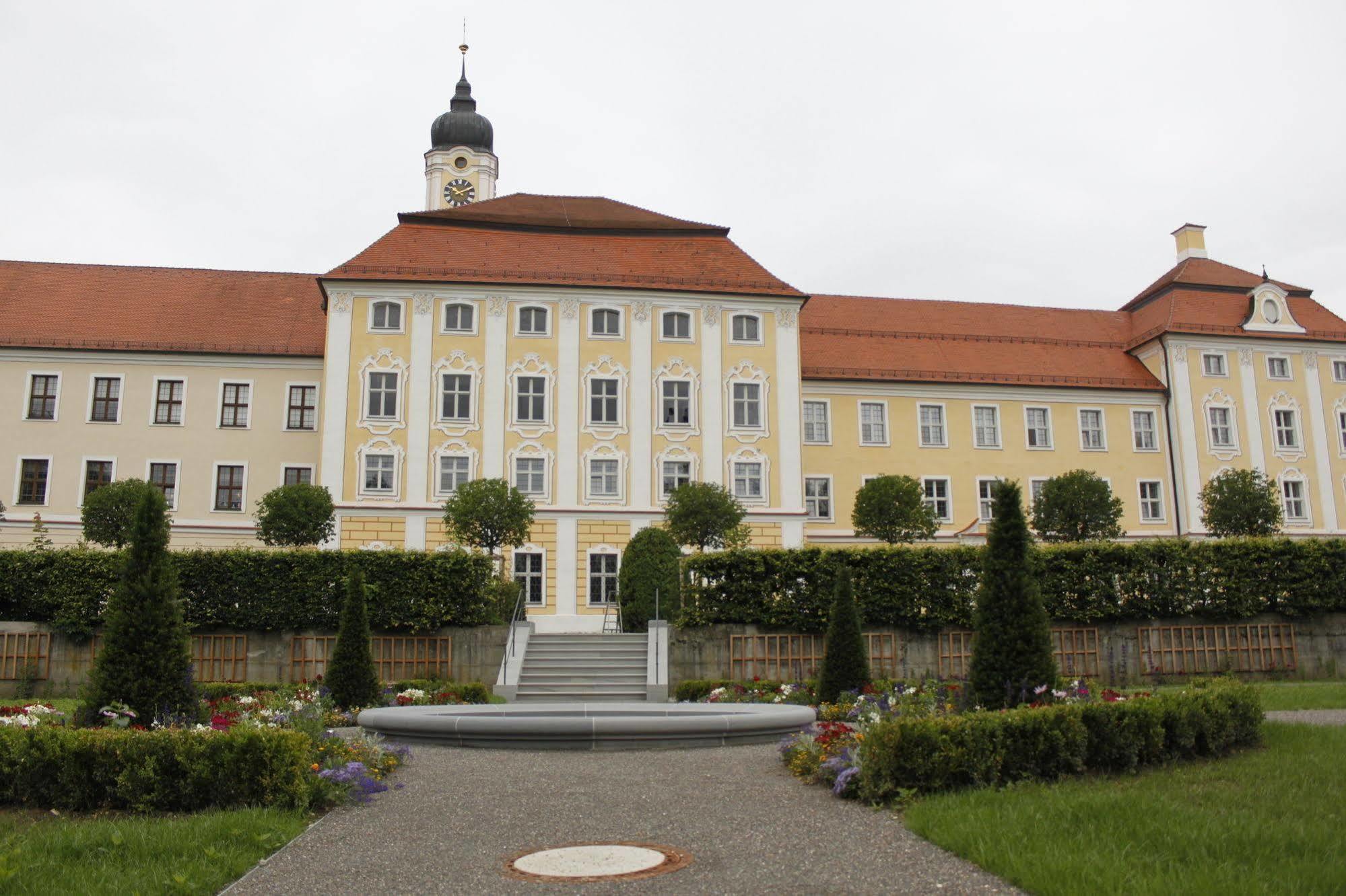 Klostergasthof Roggenburg Buitenkant foto